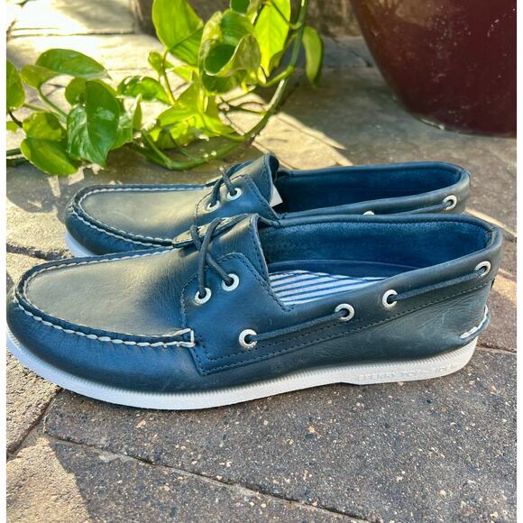 NWT Men's Sperry Topsider 2-eye navy casual boat shoes size 8.5 - Picture 3 of 5